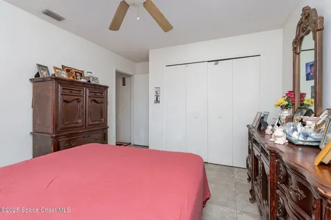 915 Elmont Street NW Palm Bay FL 32907
