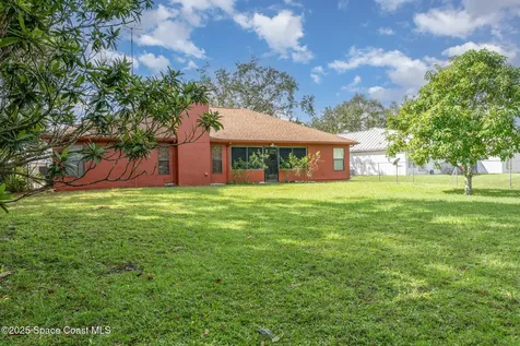915 Elmont Street NW Palm Bay FL 32907
