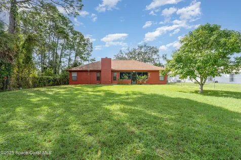 915 Elmont Street NW Palm Bay FL 32907