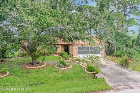 915 Elmont Street NW Palm Bay FL 32907