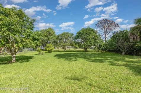 915 Elmont Street NW Palm Bay FL 32907