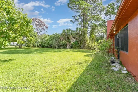 915 Elmont Street NW Palm Bay FL 32907