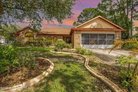 915 Elmont Street NW Palm Bay FL 32907