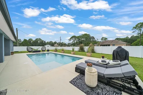 2598 Quinlin Avenue SE Palm Bay FL 32909