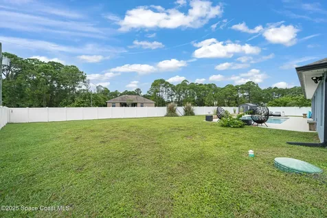2598 Quinlin Avenue SE Palm Bay FL 32909