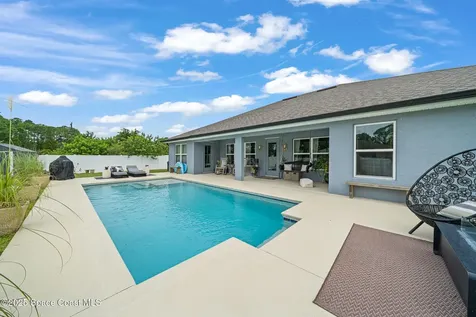 2598 Quinlin Avenue SE Palm Bay FL 32909