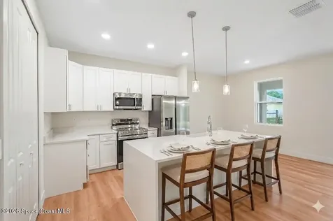 1041 Wesberry Street SE Palm Bay FL 32909