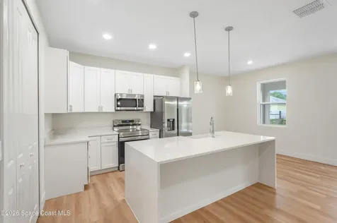 1041 Wesberry Street SE Palm Bay FL 32909