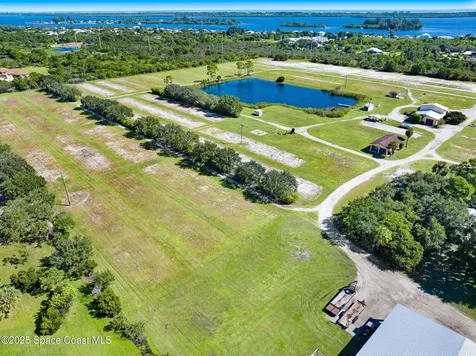 000D Berry Road Grant-valkaria FL 32949