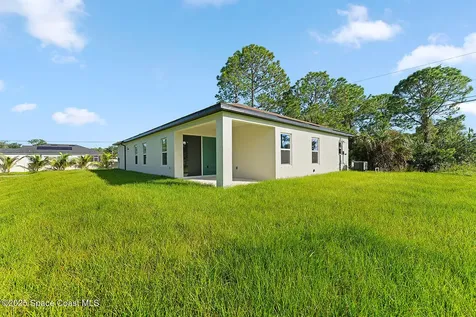2718 Lakeland Avenue SW Palm Bay FL 32908