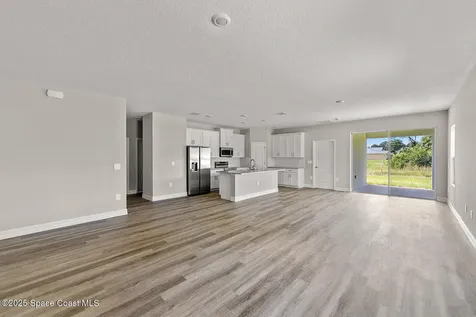 2718 Lakeland Avenue SW Palm Bay FL 32908