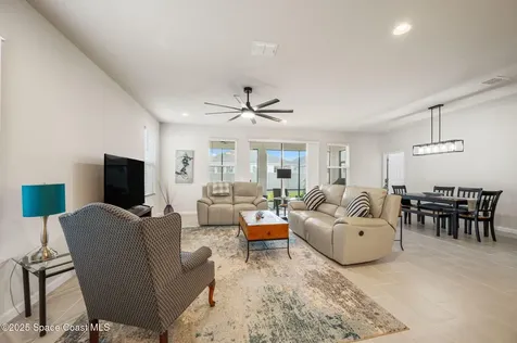 2480 Roygaris Street NW Palm Bay FL 32907