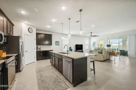 2480 Roygaris Street NW Palm Bay FL 32907