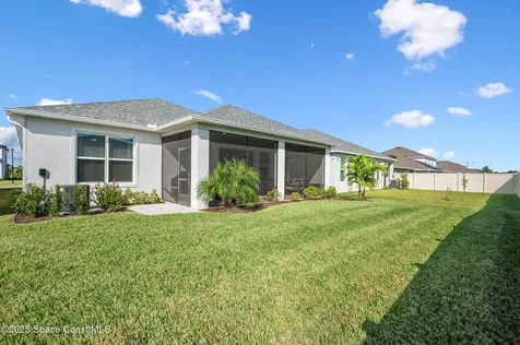 2480 Roygaris Street NW Palm Bay FL 32907