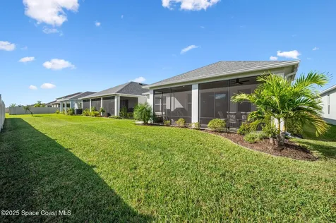 2480 Roygaris Street NW Palm Bay FL 32907