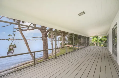 327 S Tropical Trail Merritt Island FL 32952