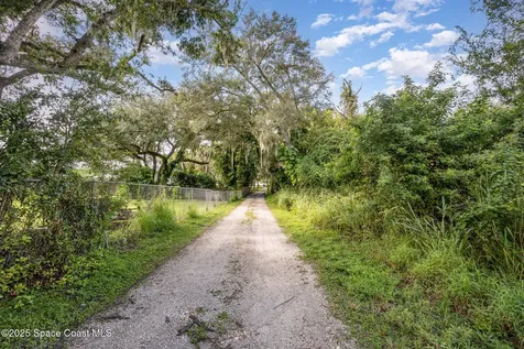 327 S Tropical Trail Merritt Island FL 32952
