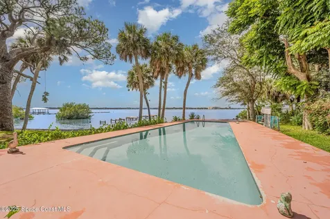 327 S Tropical Trail Merritt Island FL 32952