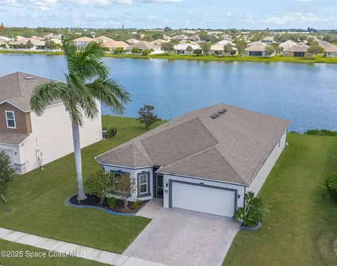 1961 Bridgeport Circle Rockledge FL 32955