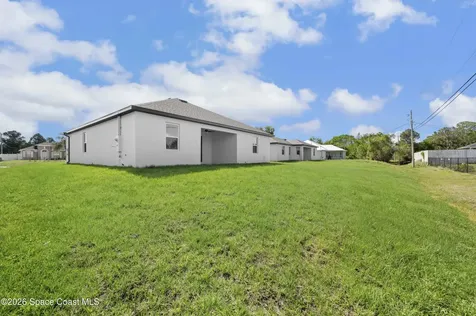 255 Cactus Street SE Palm Bay FL 32909