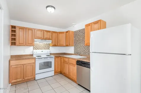 2880 Fountainhead Boulevard Melbourne FL 32935