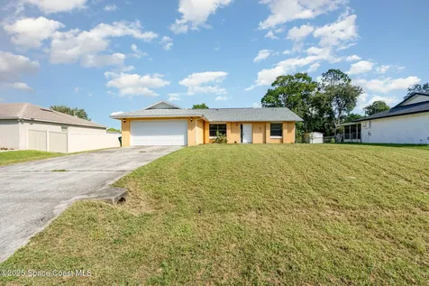 1867 Cyclone Street NW Palm Bay FL 32907