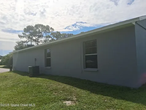2070 SE Waverly Avenue SE Palm Bay FL 32909