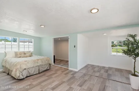 4465 Dickens Avenue Titusville FL 32780