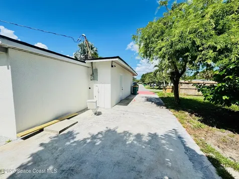 489 Kennwood Avenue Merritt Island FL 32952