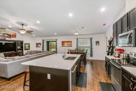 1653 Sea Drift Court NW Palm Bay FL 32907