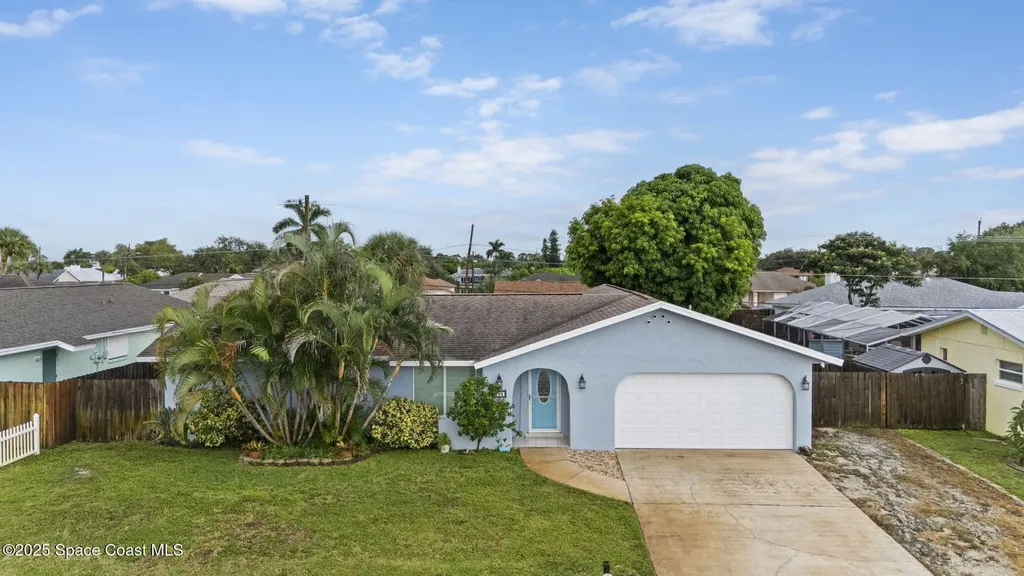 199 Via De La Reina Merritt Island FL 32953