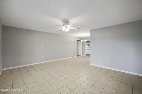 199 Via De La Reina Merritt Island FL 32953