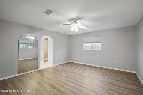 199 Via De La Reina Merritt Island FL 32953