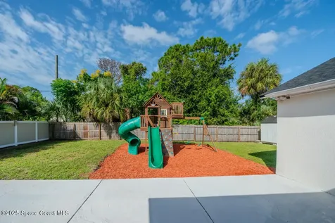 490 Tillman Avenue SW Palm Bay FL 32908