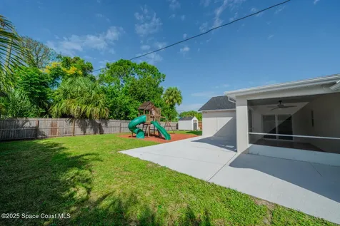 490 Tillman Avenue SW Palm Bay FL 32908