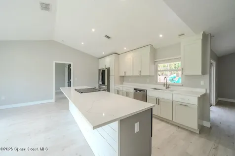 490 Tillman Avenue SW Palm Bay FL 32908
