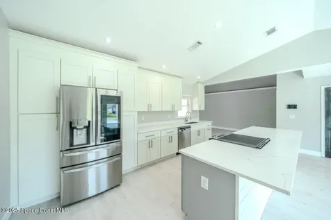 490 Tillman Avenue SW Palm Bay FL 32908