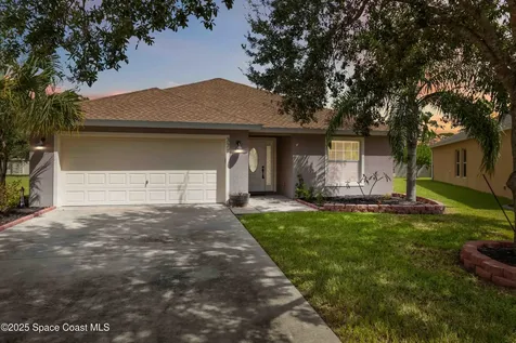 377 Wishing Well Circle SW Palm Bay FL 32908