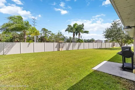 377 Wishing Well Circle SW Palm Bay FL 32908