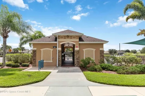 377 Wishing Well Circle SW Palm Bay FL 32908