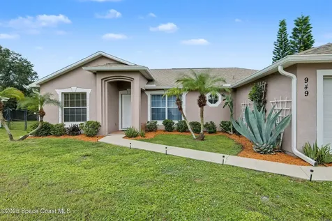 949 Gulfstream Avenue Sebastian FL 32958