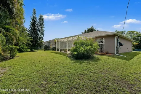 949 Gulfstream Avenue Sebastian FL 32958