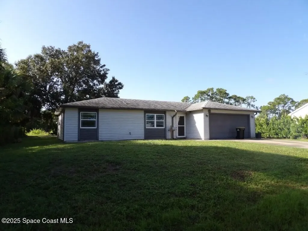 916 Le Baron Street SW Palm Bay FL 32908