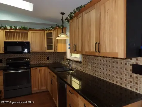 916 Le Baron Street SW Palm Bay FL 32908