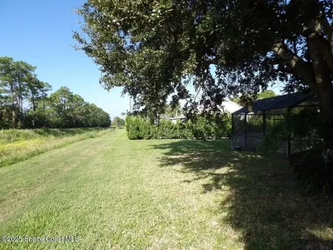 916 Le Baron Street SW Palm Bay FL 32908