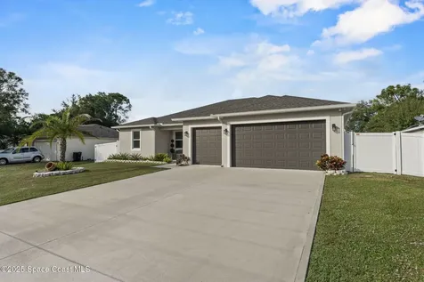 951 Hosbine Street SE Palm Bay FL 32909