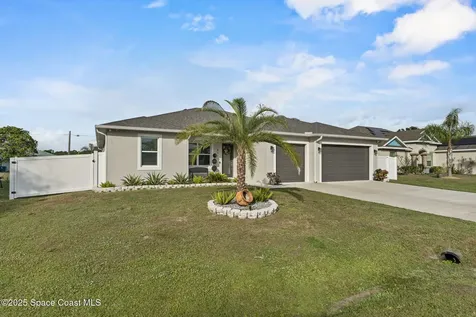 951 Hosbine Street SE Palm Bay FL 32909