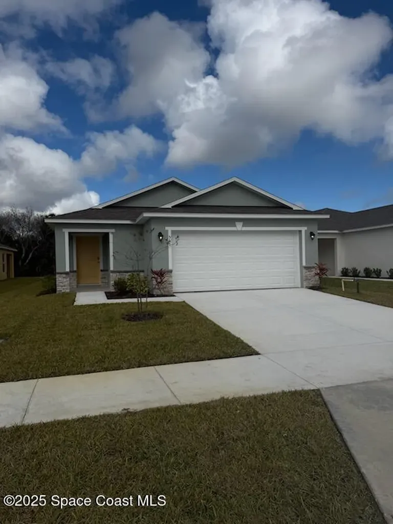 561 SW Richmond Circle Palm Bay FL 32908