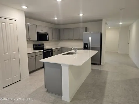 571 SW Richmond Circle Palm Bay FL 32908