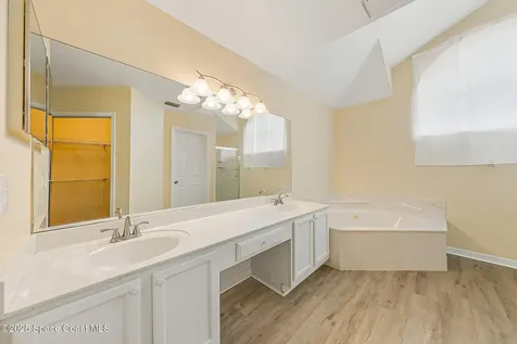 1050 Fieldstone Drive Melbourne FL 32940
